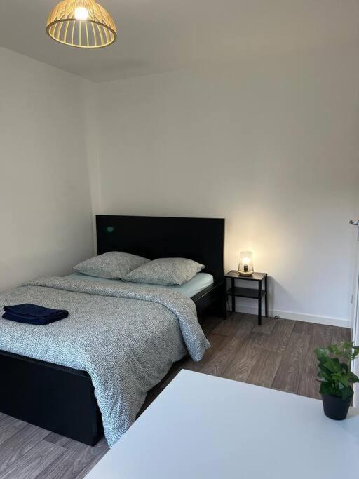 Appartement F2 De Haut Standing En Hypercentre Avec Jardin Prive A 270 M De La Gare De Mantes ! Bagian luar foto