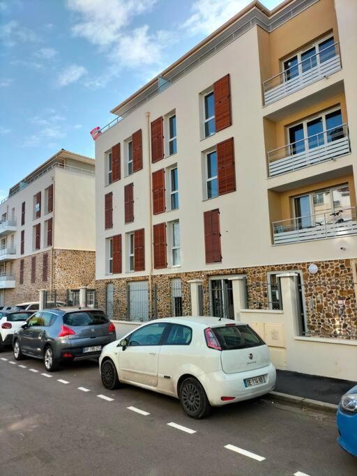 Appartement F2 De Haut Standing En Hypercentre Avec Jardin Prive A 270 M De La Gare De Mantes ! Bagian luar foto