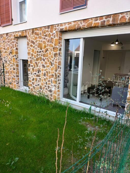 Appartement F2 De Haut Standing En Hypercentre Avec Jardin Prive A 270 M De La Gare De Mantes ! Bagian luar foto