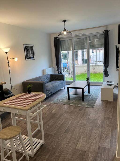 Appartement F2 De Haut Standing En Hypercentre Avec Jardin Prive A 270 M De La Gare De Mantes ! Bagian luar foto