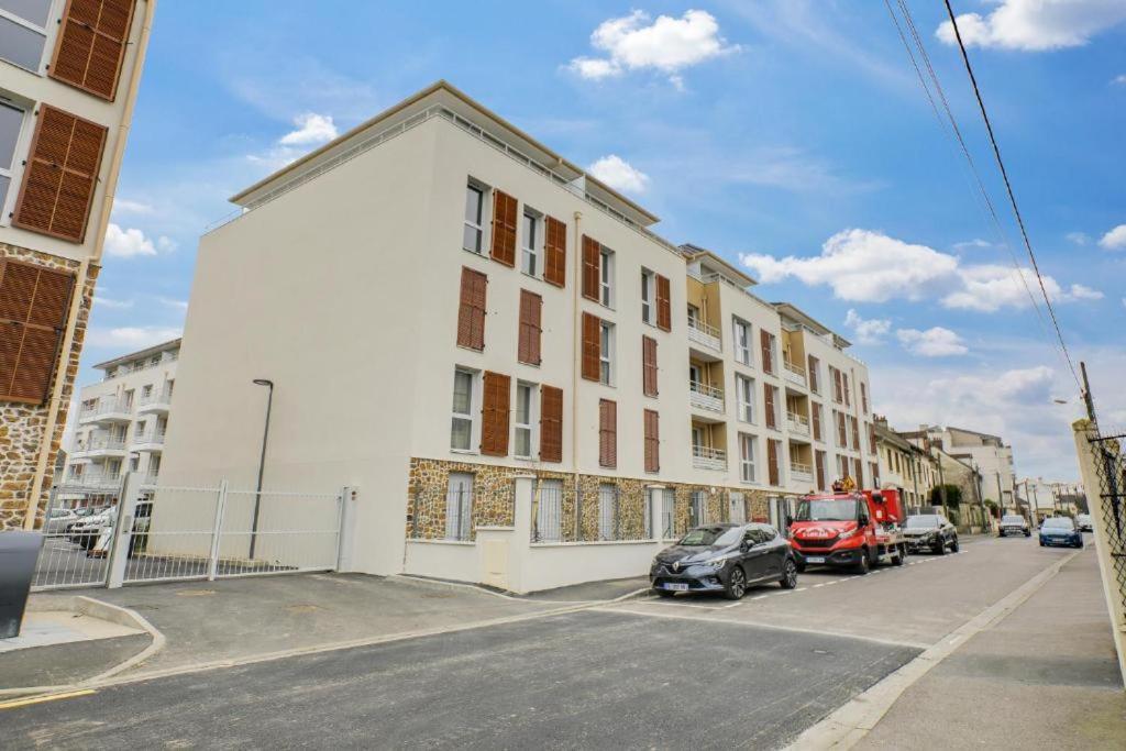 Appartement F2 De Haut Standing En Hypercentre Avec Jardin Prive A 270 M De La Gare De Mantes ! Bagian luar foto