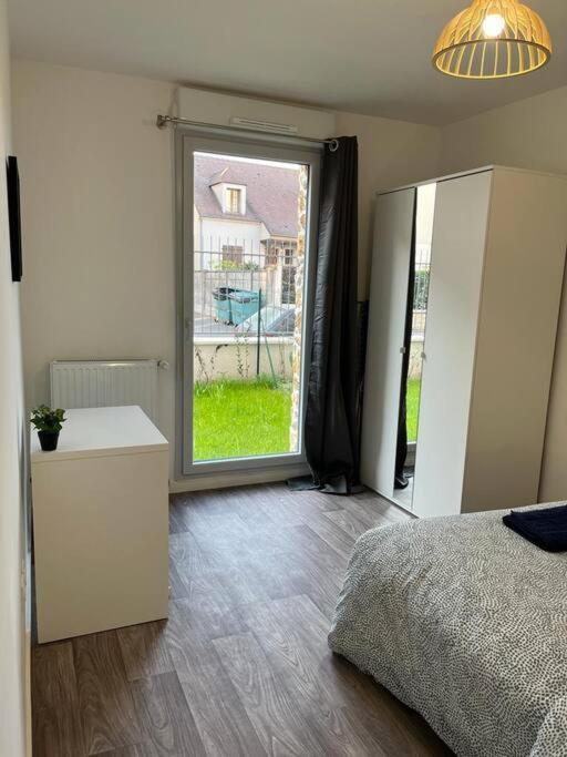 Appartement F2 De Haut Standing En Hypercentre Avec Jardin Prive A 270 M De La Gare De Mantes ! Bagian luar foto